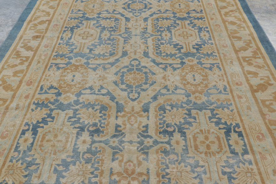 Antique Mahal Geometric Rug
