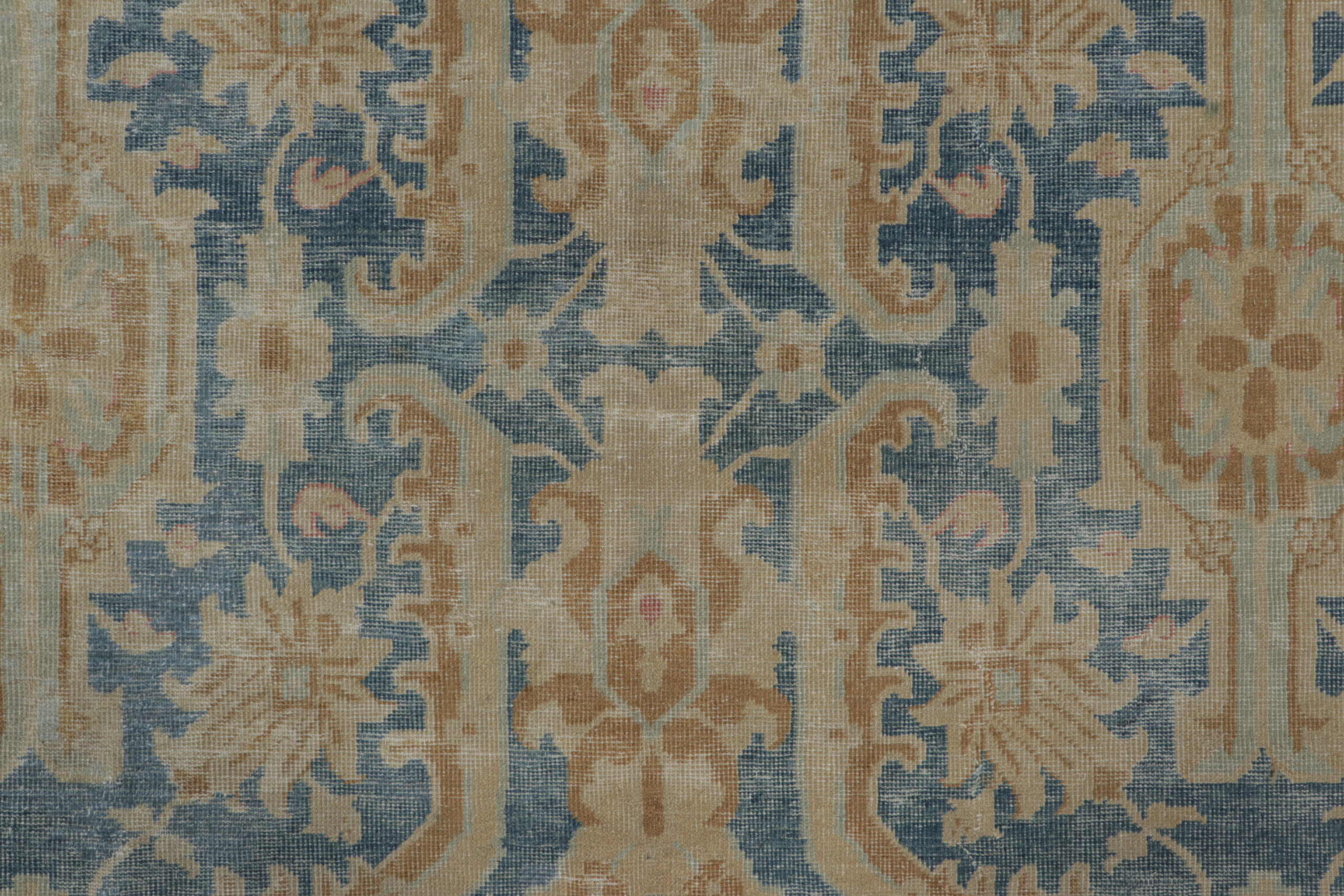 Antique Mahal Geometric Rug