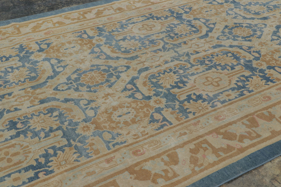 Antique Mahal Geometric Rug