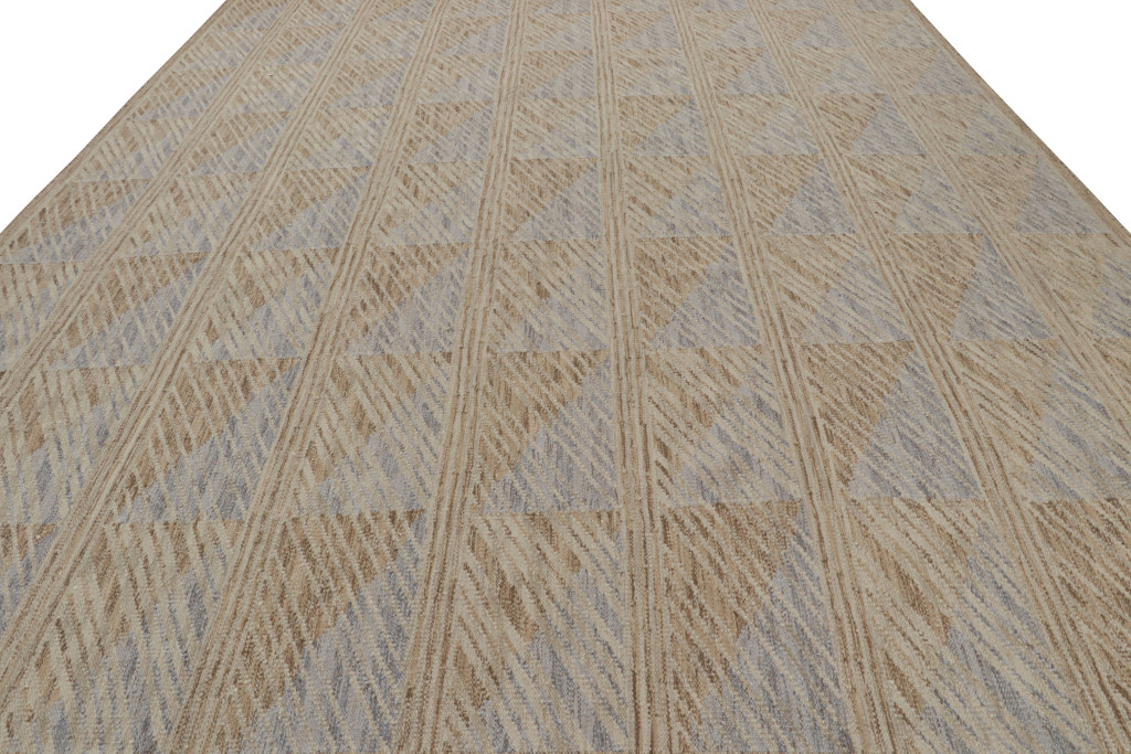 Oversized Scandinavian Rug with Geometric Patterns