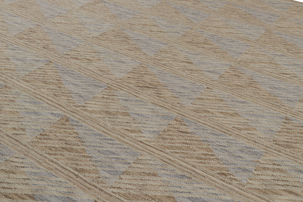 Oversized Scandinavian Rug with Geometric Patterns
