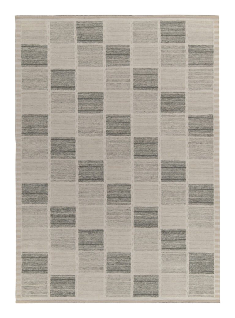 Rug & Kilim’s Scandinavian Rug in Gray and White Geometric pattern