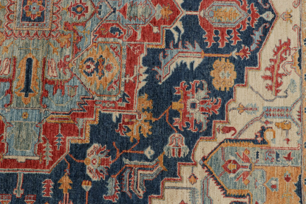 Serapi Rug with Medallion Pattern