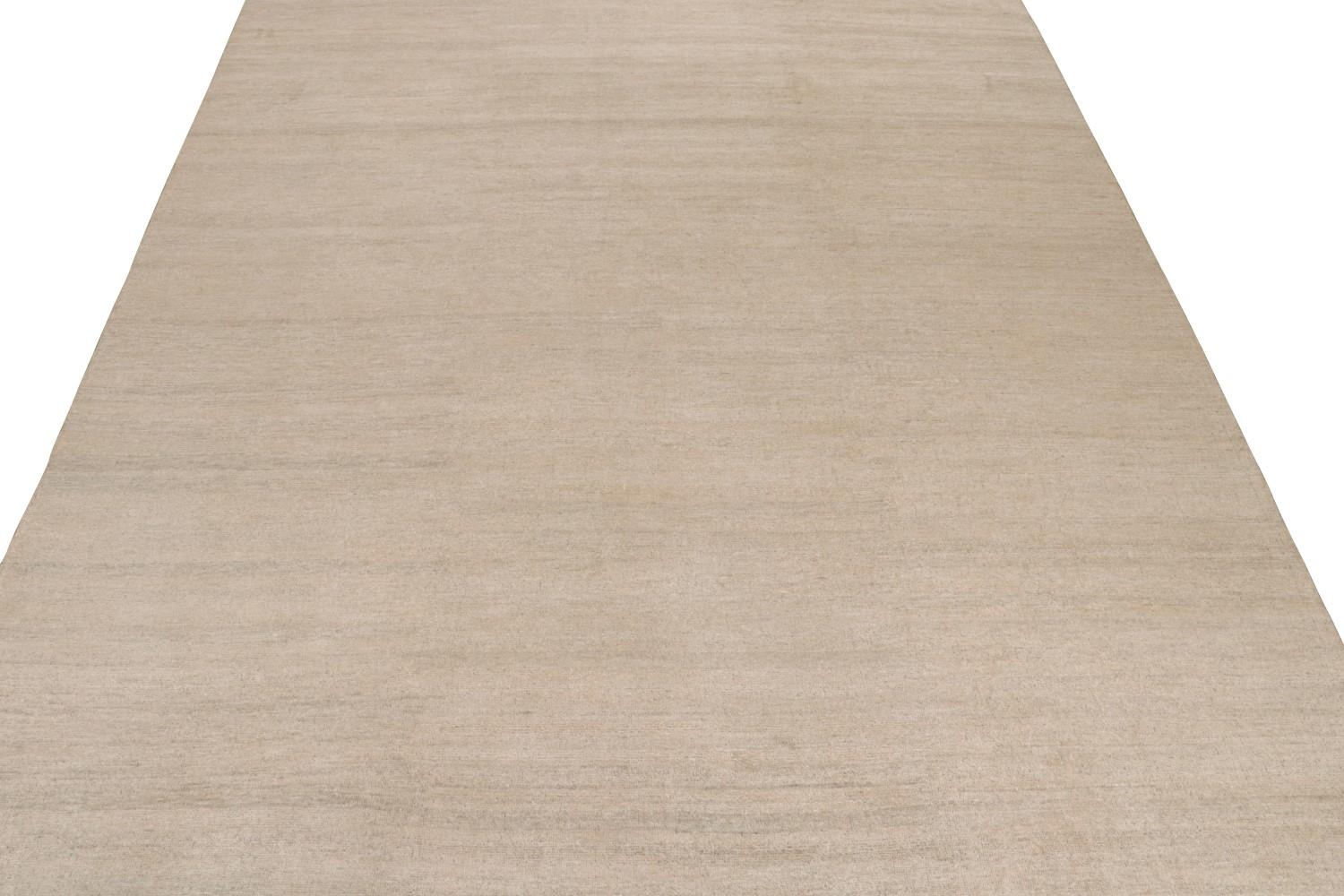 Contemporary Silk Rug in Solid Beige-Brown