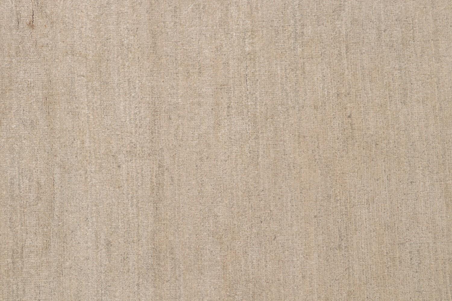 Contemporary Silk Rug in Solid Beige-Brown
