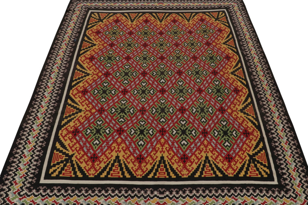 Vintage Balkan Kilim with Geometric Patterns