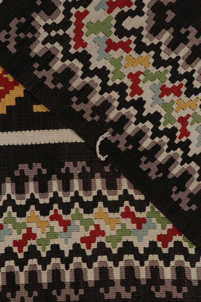 Vintage Balkan Kilim with Geometric Patterns