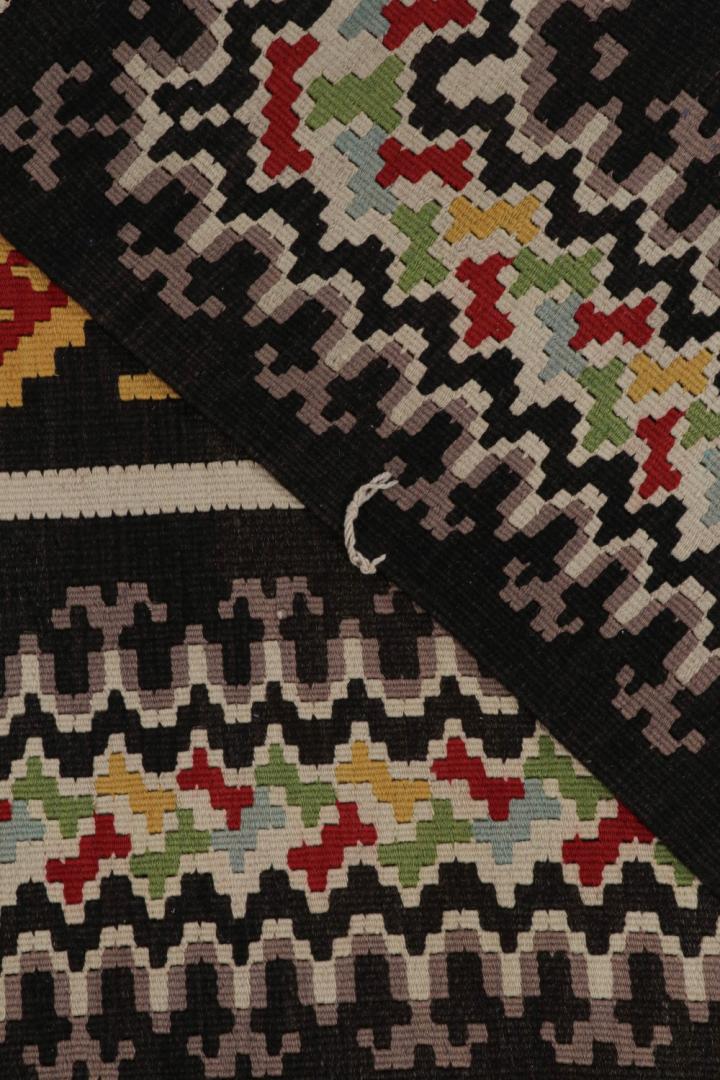 Vintage Balkan Kilim with Geometric Patterns