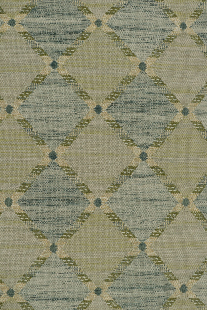 Custom Scandinavian Rug Design with Lattice Pattern