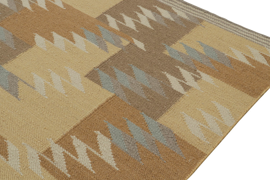 Beige-Brown Custom Scandinavian Kilim Design