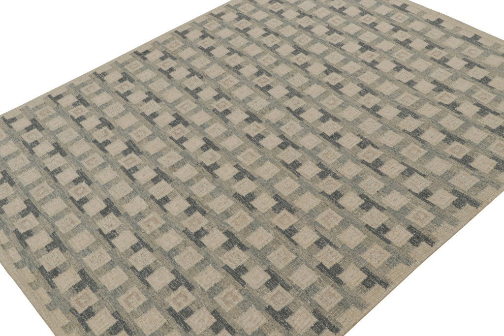 Custom Scandinavian Kilim Rug with Geometric Pattern