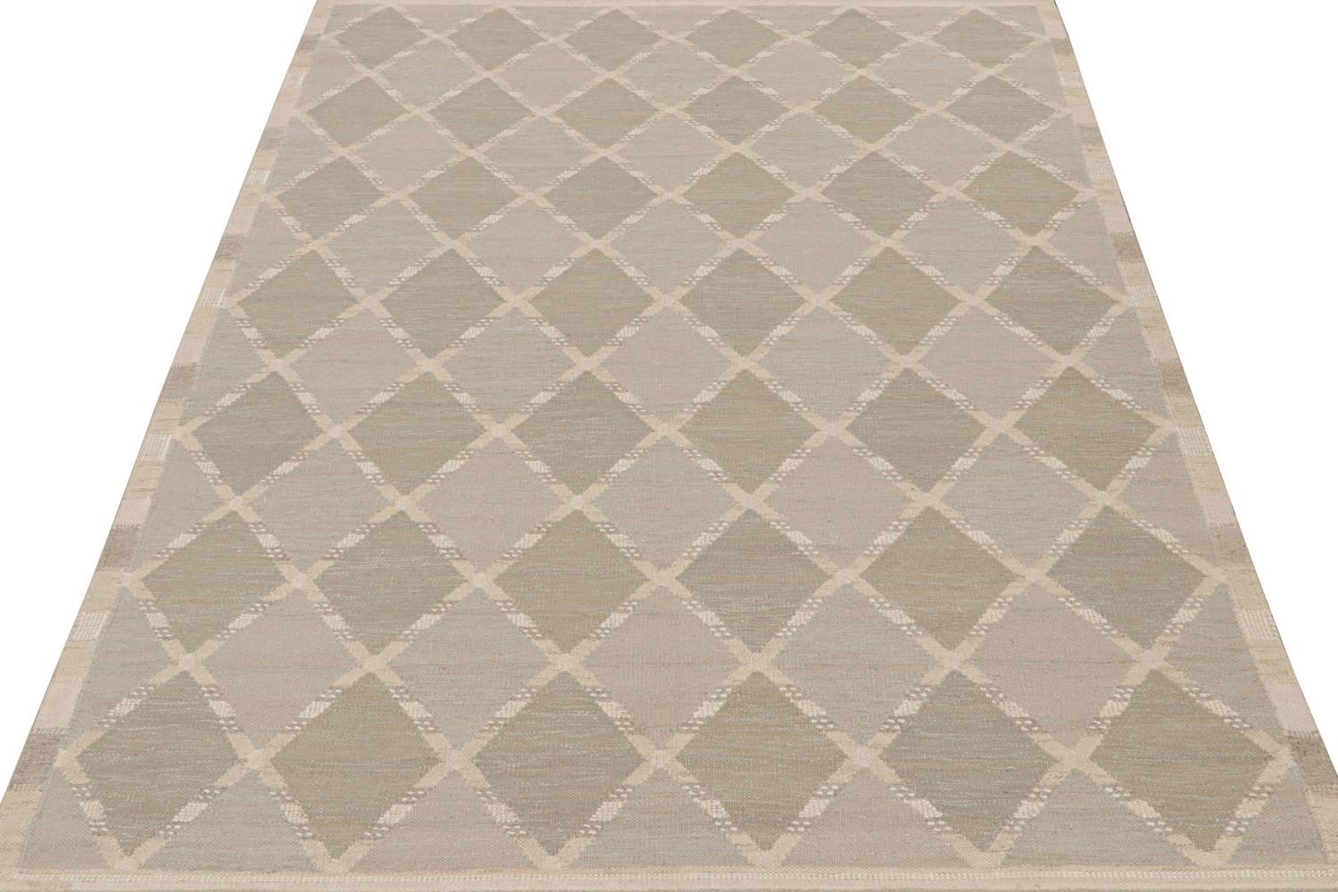 Scandinavian Rug with Beige Diamond Patterns