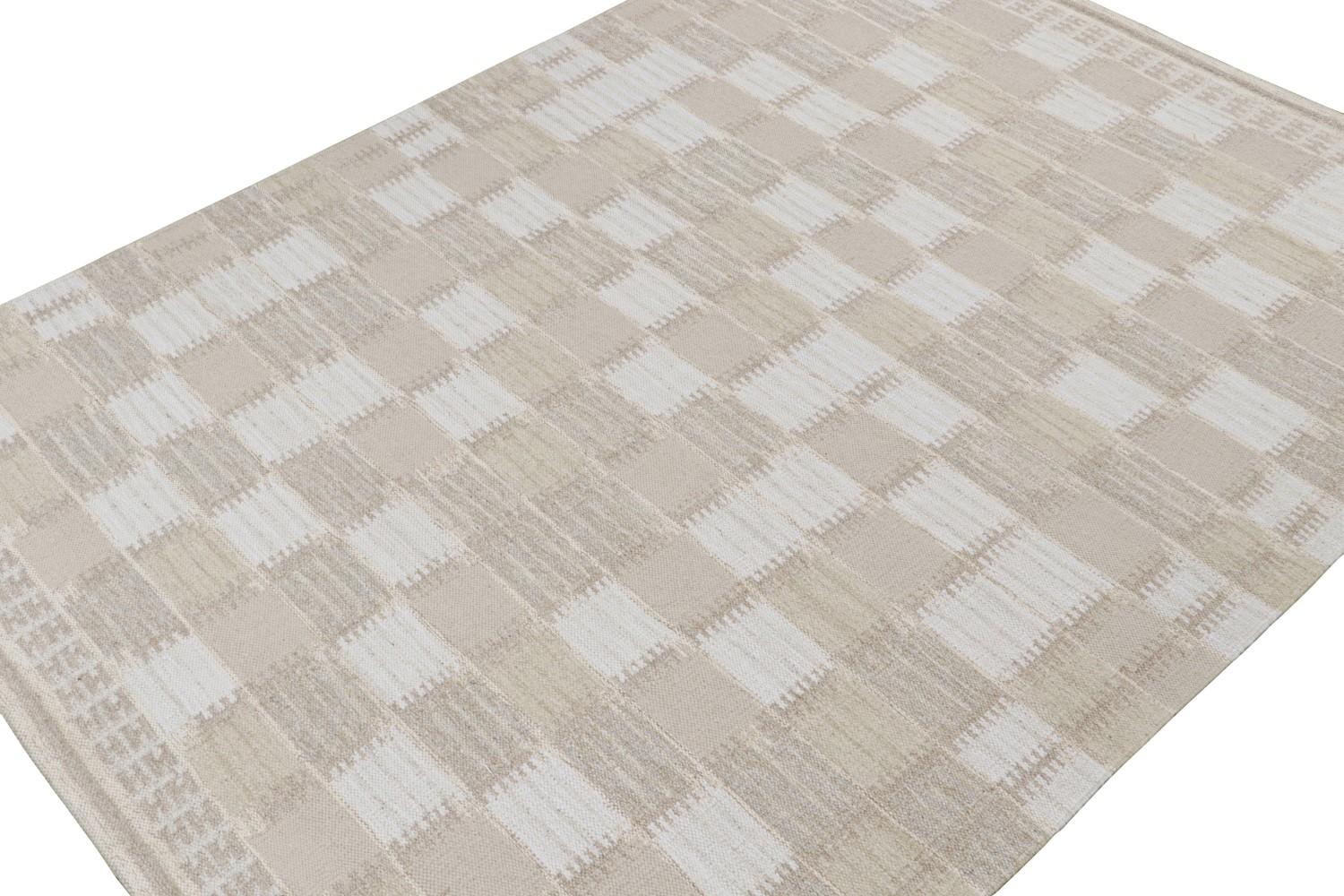 Flatweave Scandinavian Rug in Beige Geometric Patterns