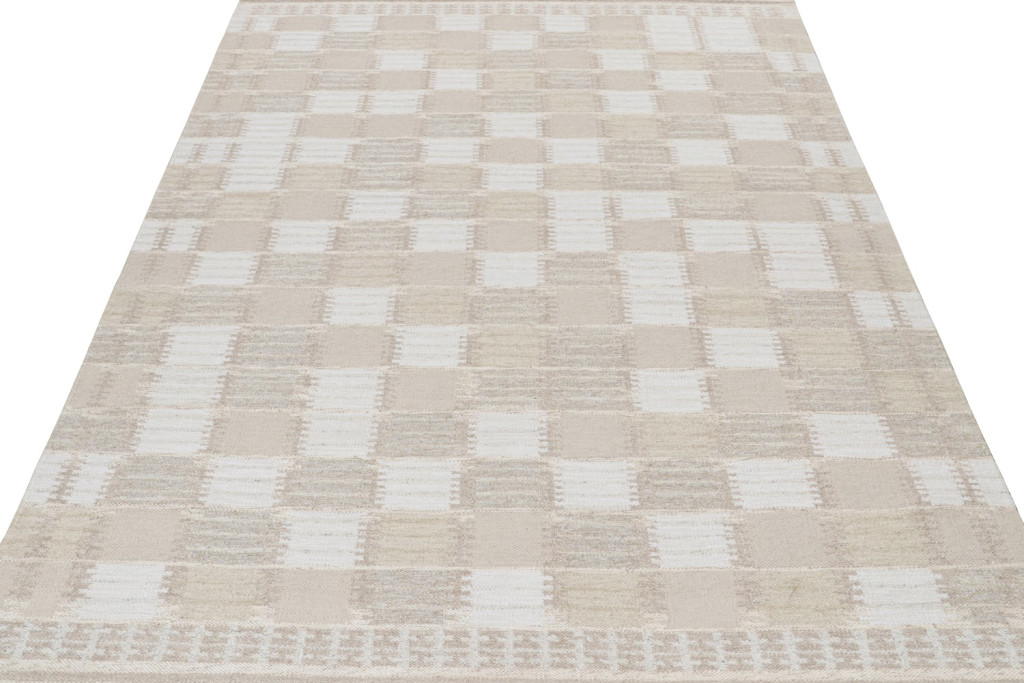 Flatweave Scandinavian Rug in Beige Geometric Patterns