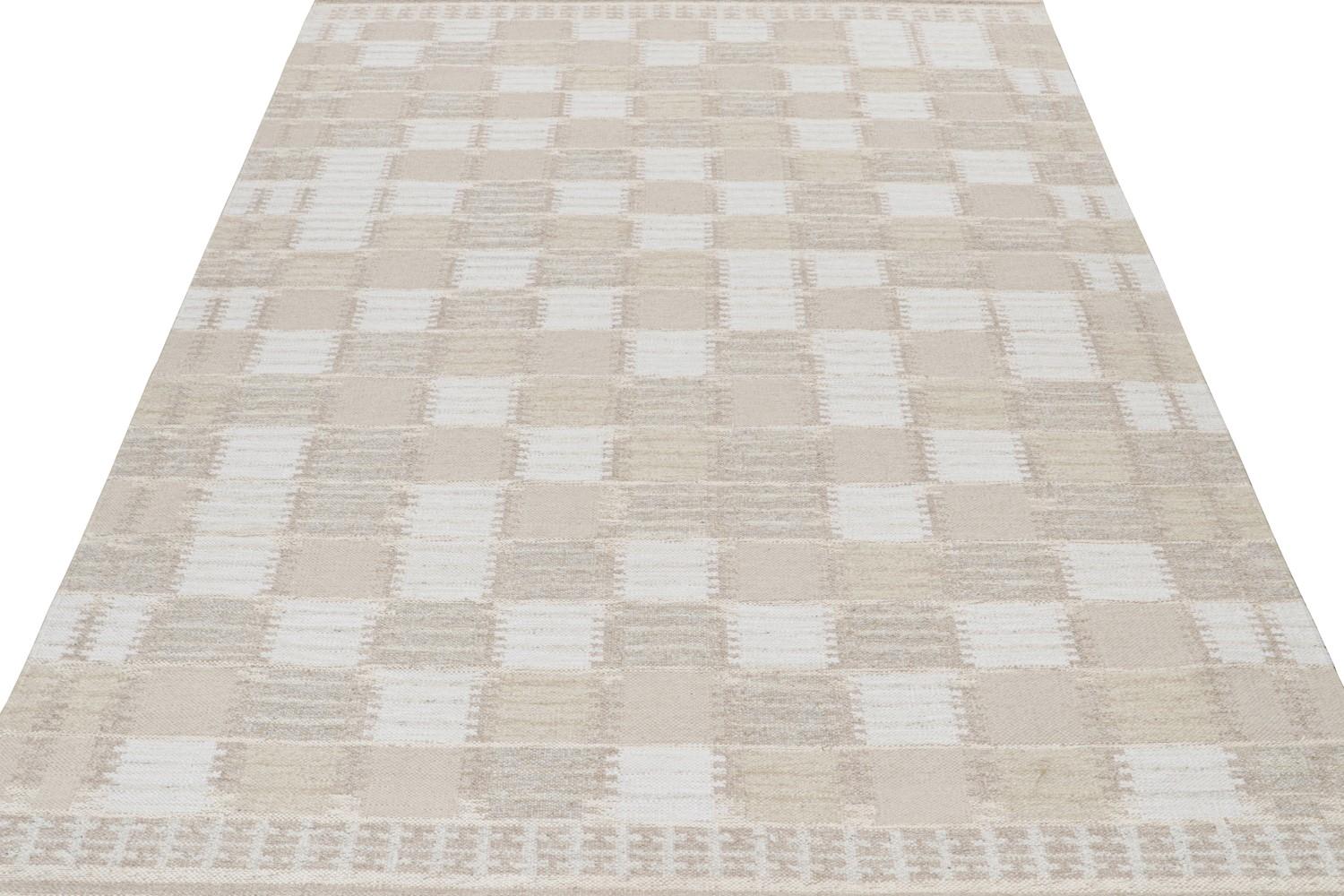 Flatweave Scandinavian Rug in Beige Geometric Patterns