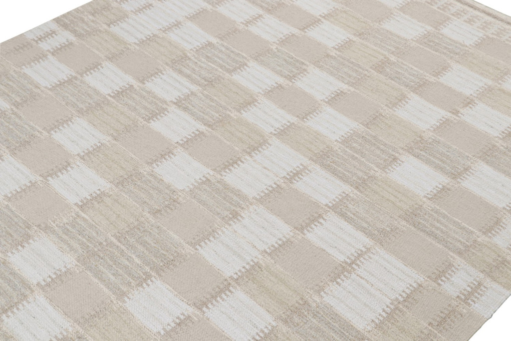 Flatweave Scandinavian Rug in Beige Geometric Patterns
