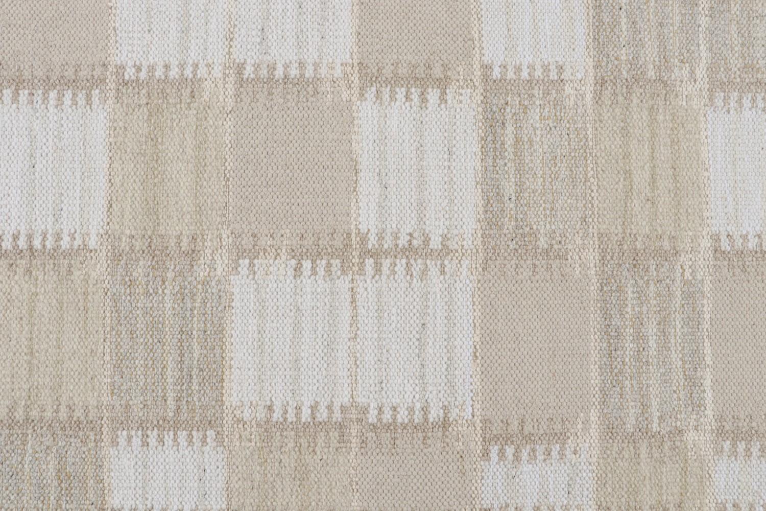 Flatweave Scandinavian Rug in Beige Geometric Patterns