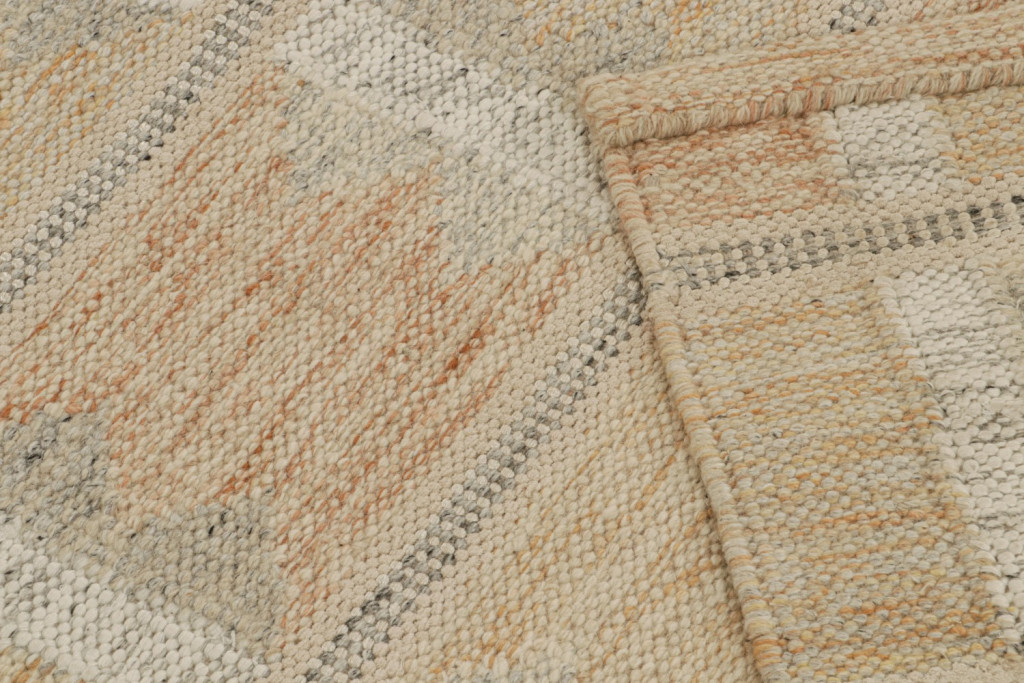 Scandinavian Kilim in Beige with Geometric Patterns