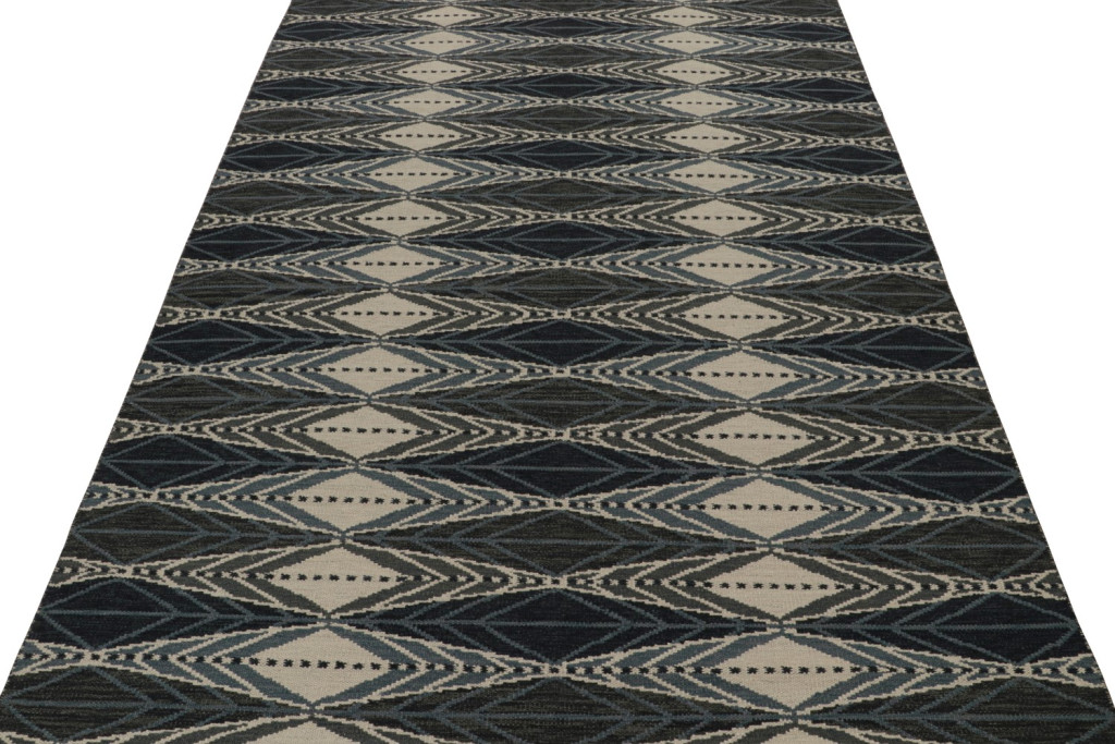 Custom Scandinavian Rug in Blue Geometric Pattern