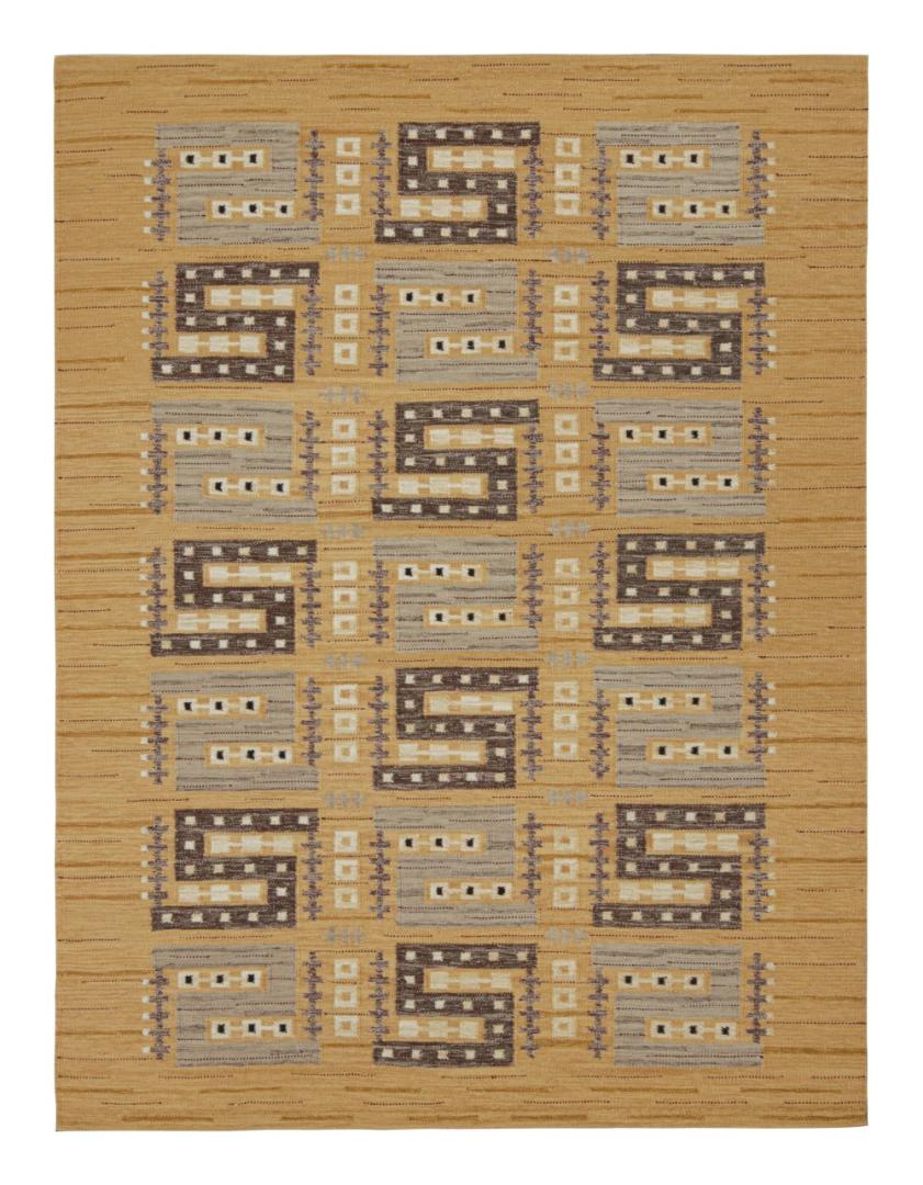 Scandinavian Kilim Rug in Gold with Geometric Pattern