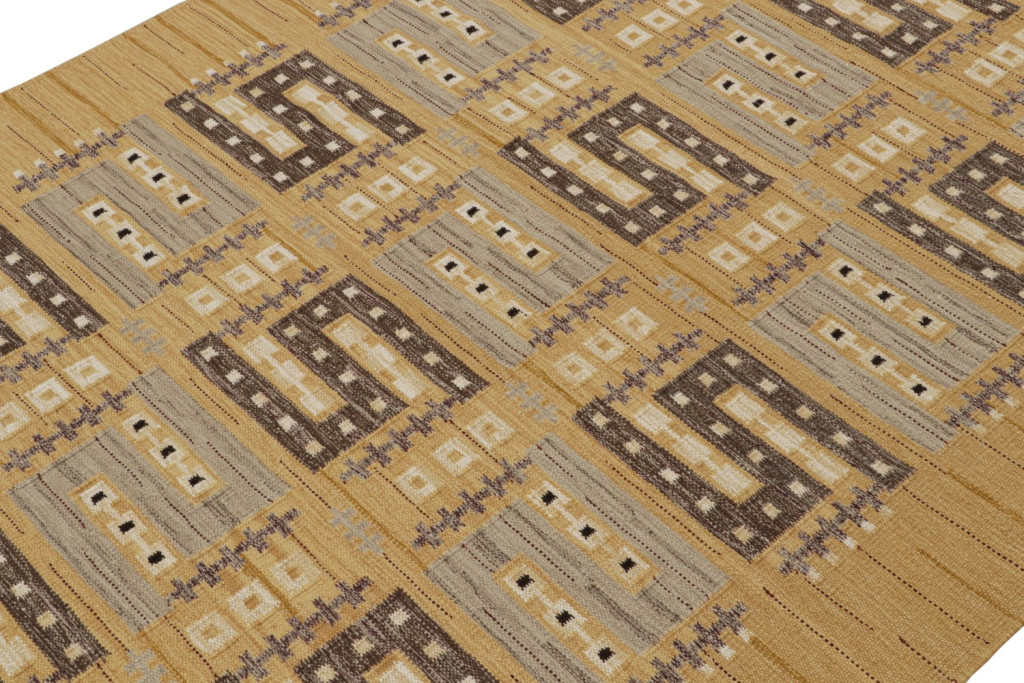 Scandinavian Kilim Rug in Gold with Geometric Pattern