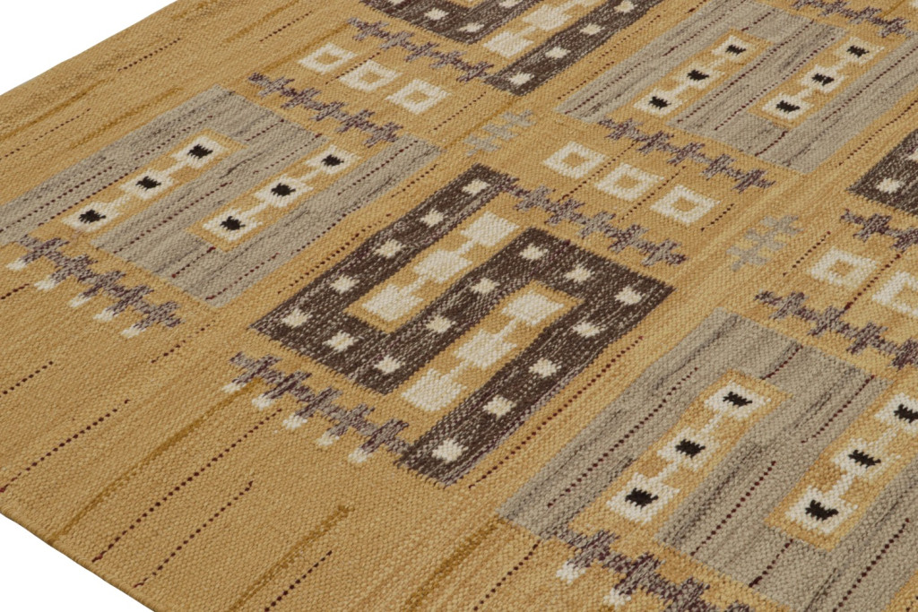 Scandinavian Kilim Rug in Gold with Geometric Pattern