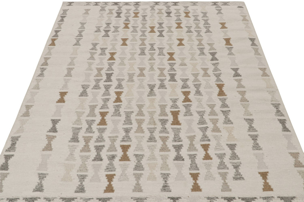 Scandinavian Kilim Rug in Off-White