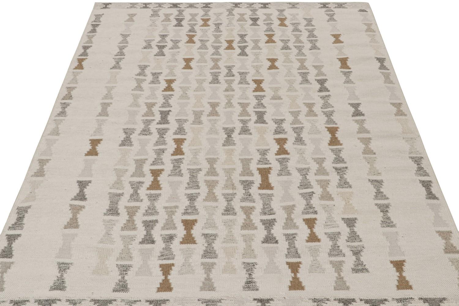Scandinavian Kilim Rug in Off-White