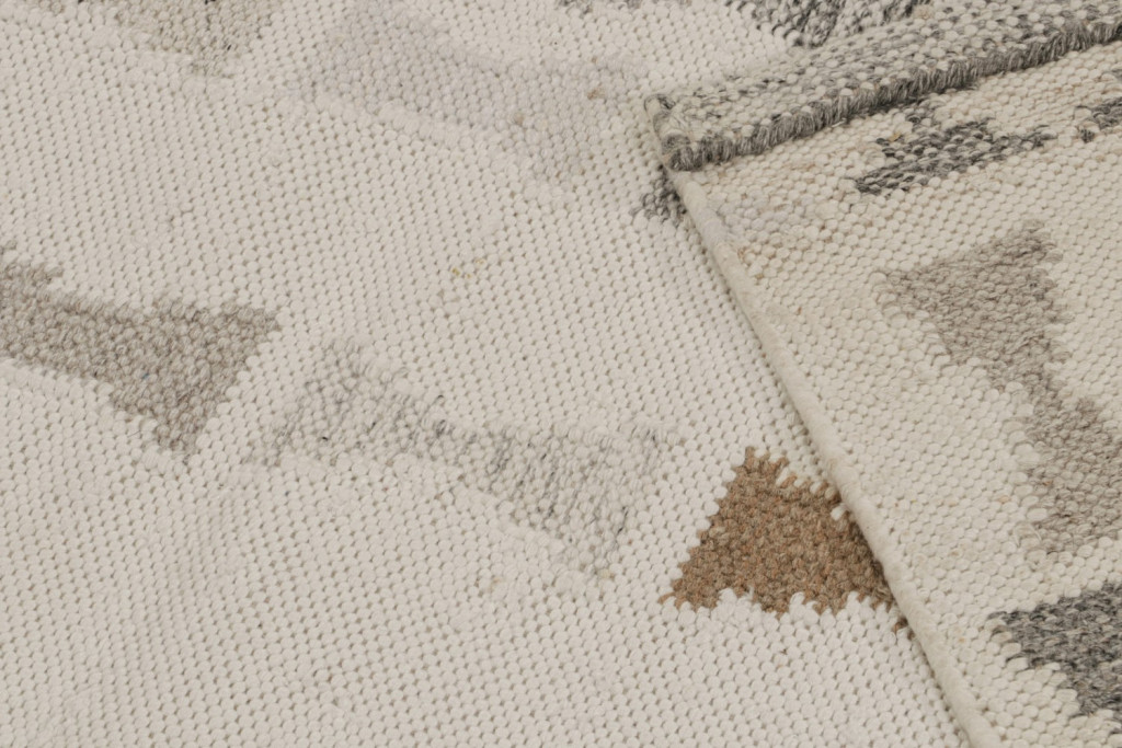 Scandinavian Kilim Rug in Off-White