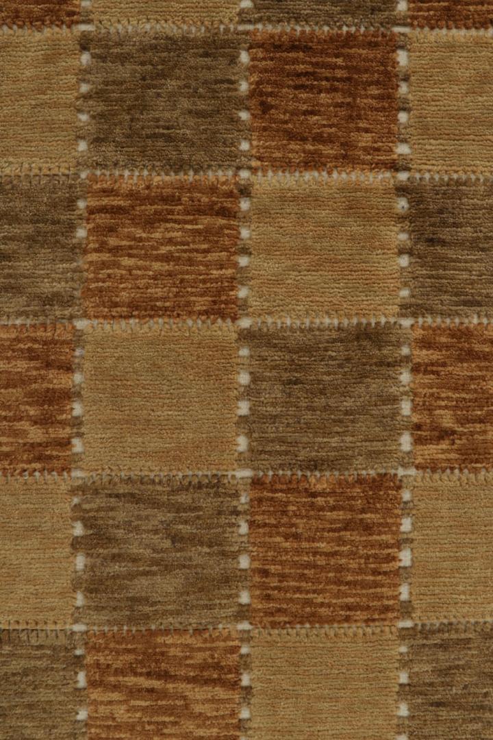 Scandinavian Rug with Brown Geometric Patterns
