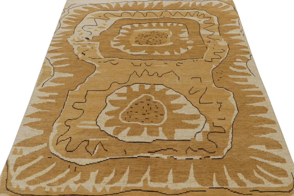 Rya Scandinavian Rug with Gold Geometric Patterns
