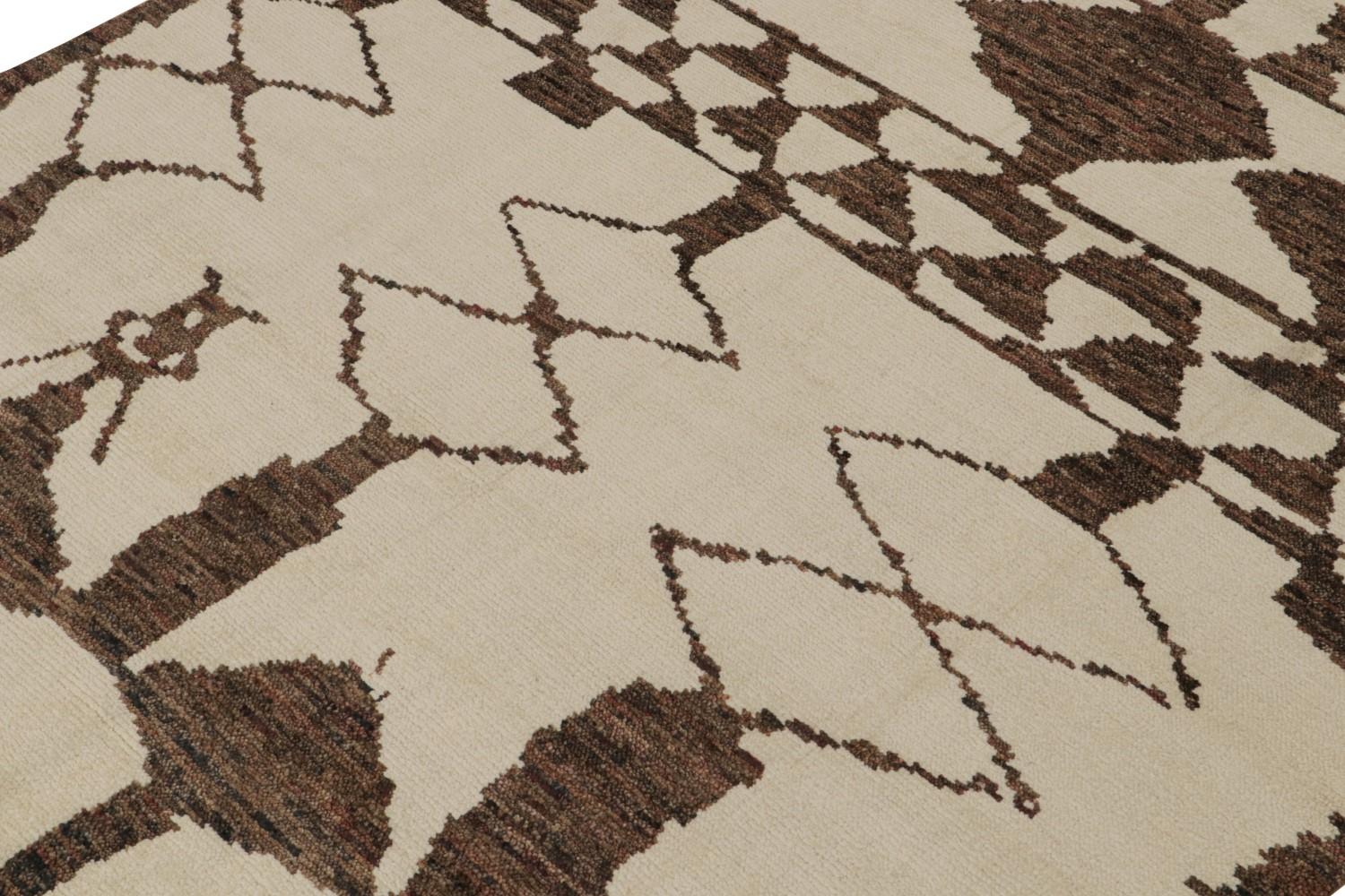 Moroccan Rug with Brown Geometric Patterns
