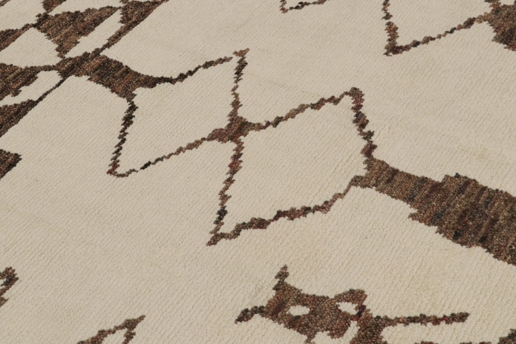 Moroccan Rug with Brown Geometric Patterns
