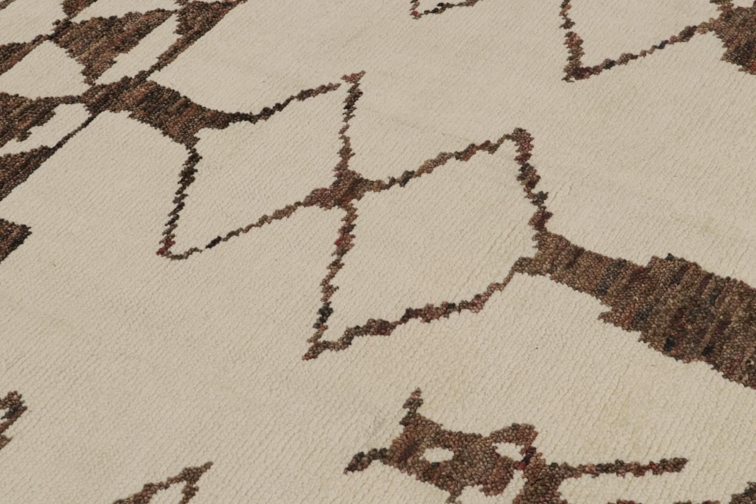 Moroccan Rug with Brown Geometric Patterns