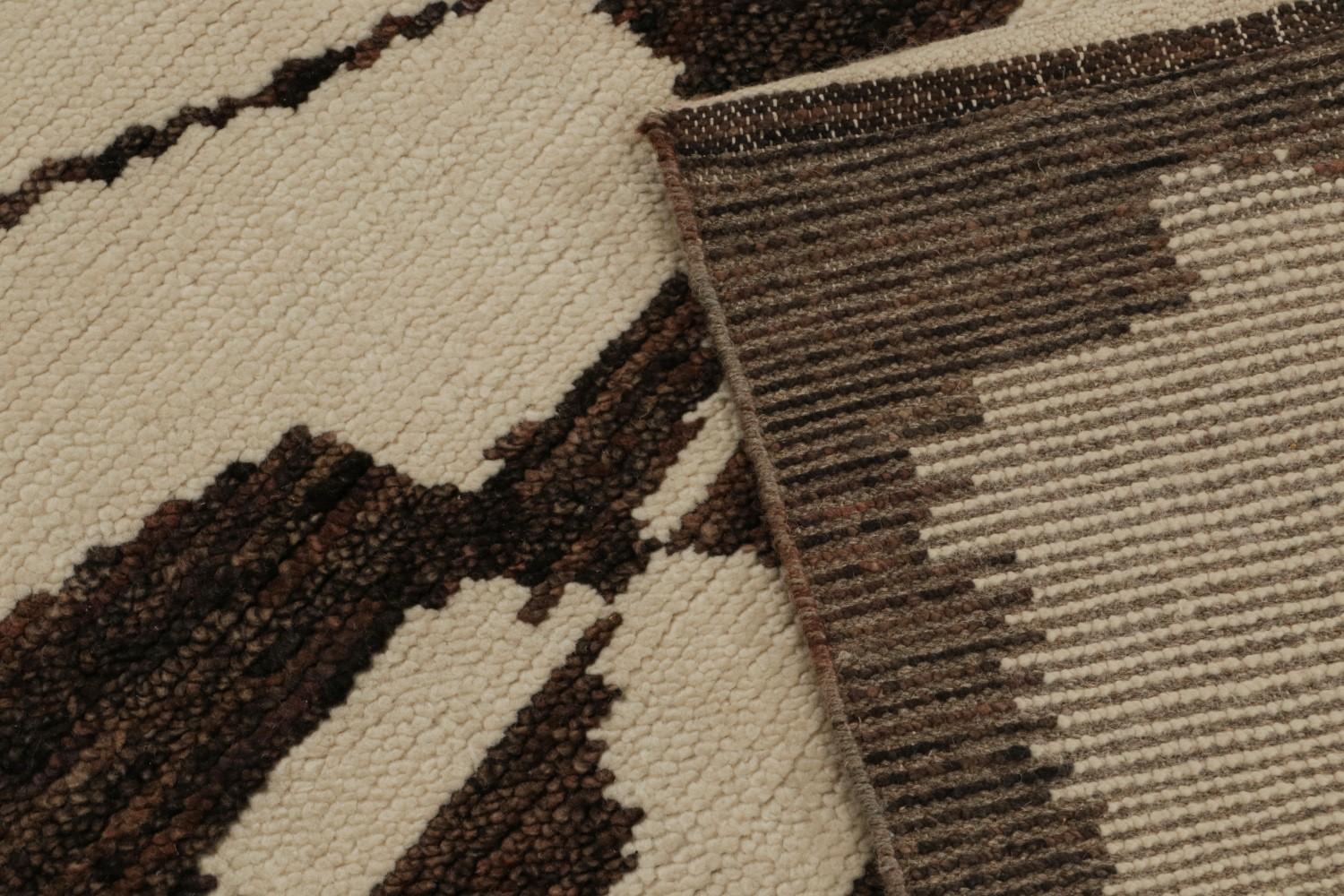 Moroccan Rug with Brown Geometric Patterns