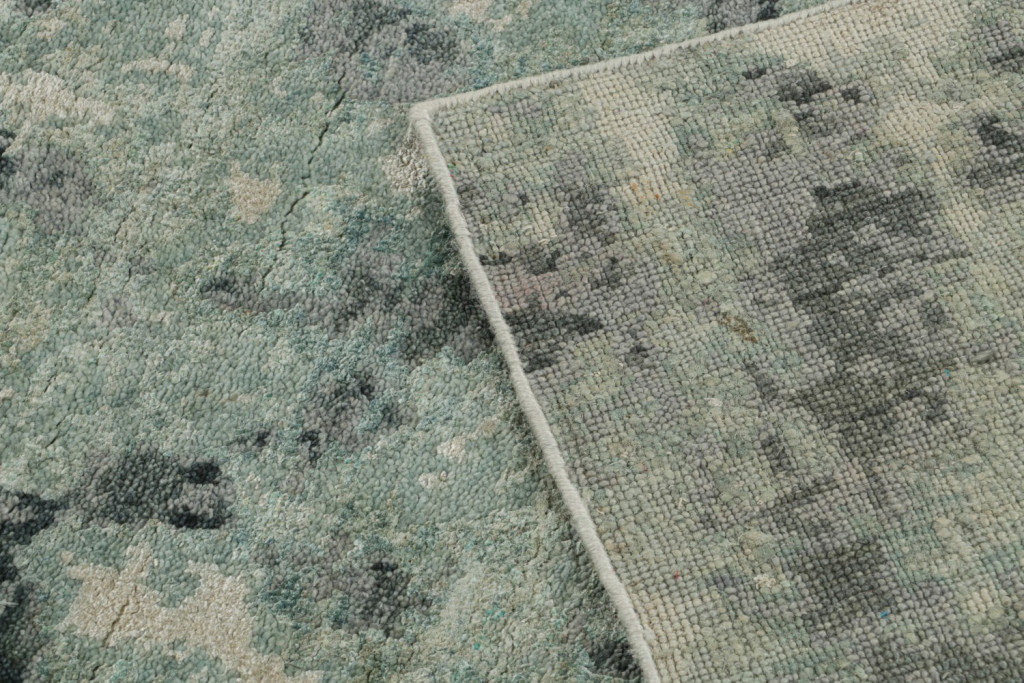 Modern Abstract Rug in Green