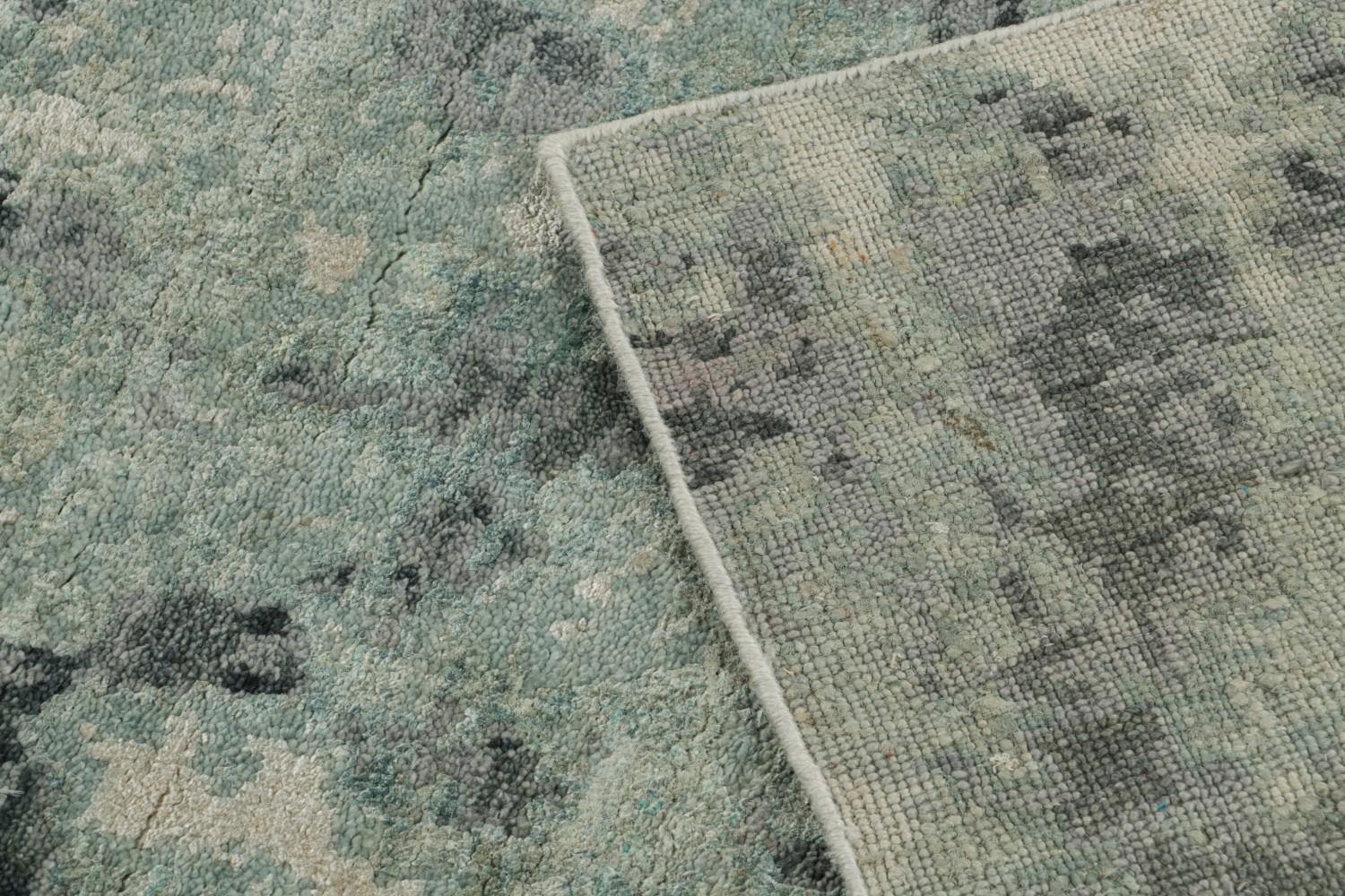 Modern Abstract Rug in Green