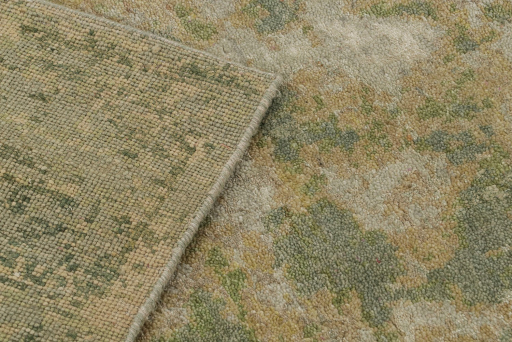 Modern Abstract Rug in Green