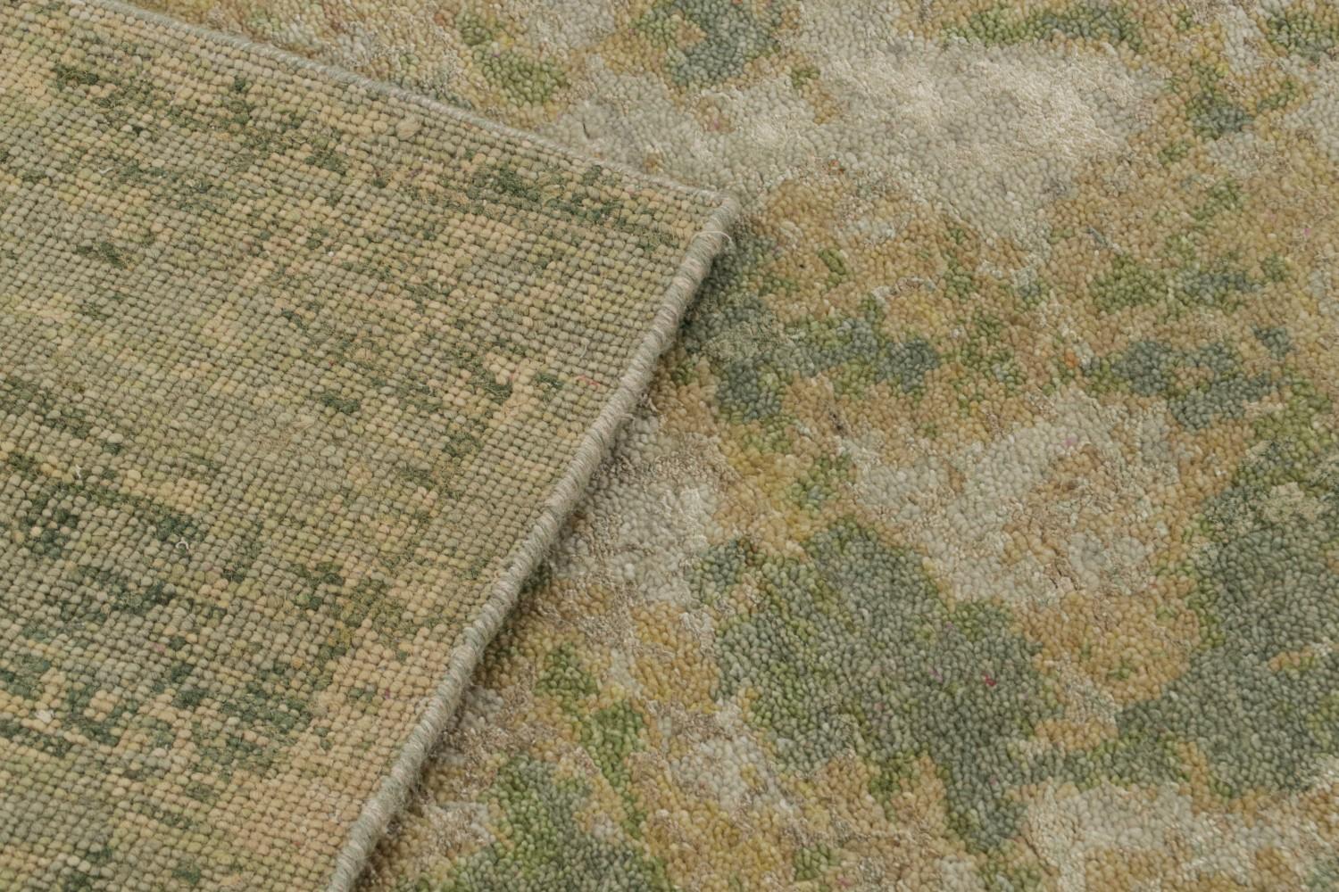 Modern Abstract Rug in Green