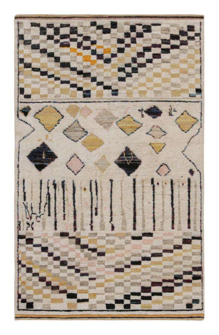 Beige Moroccan Rug with Geometric Patterns