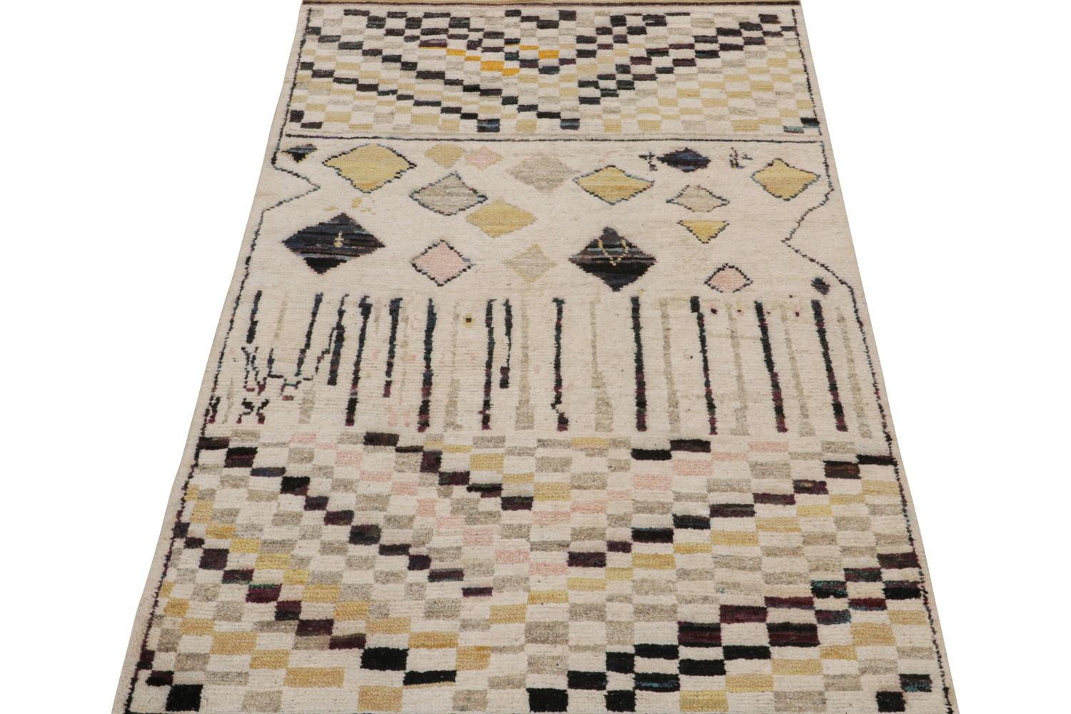 Beige Moroccan Rug with Geometric Patterns