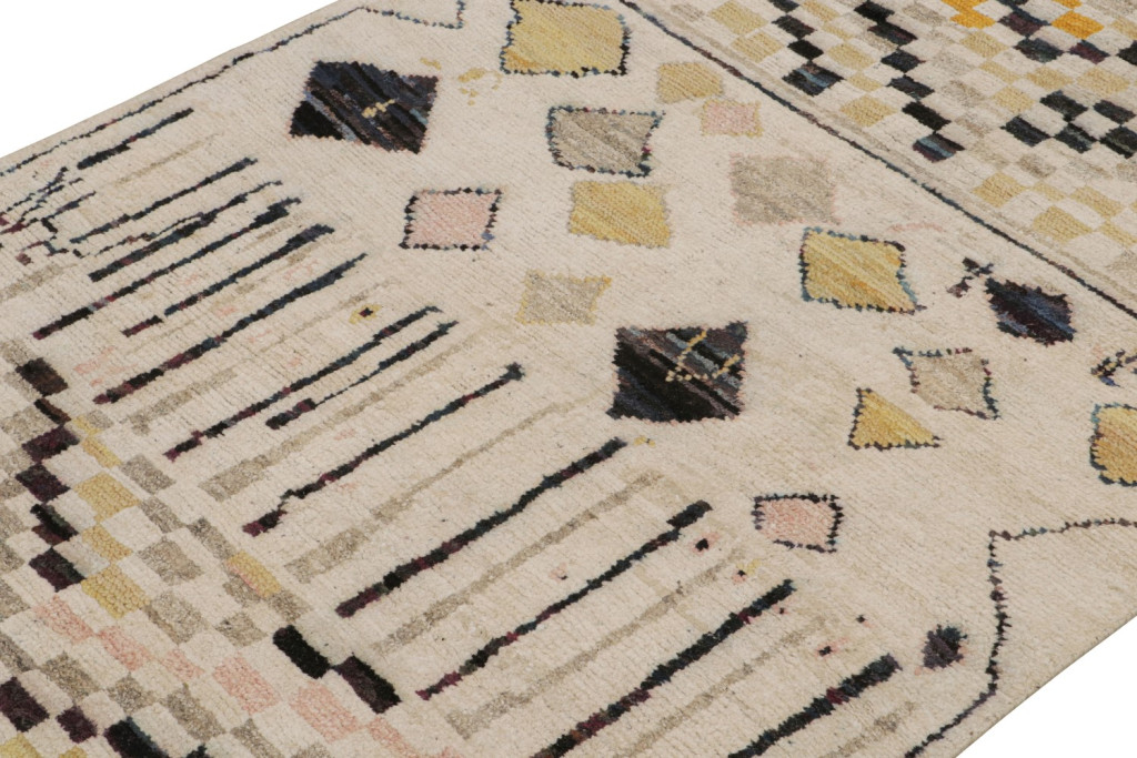Beige Moroccan Rug with Geometric Patterns