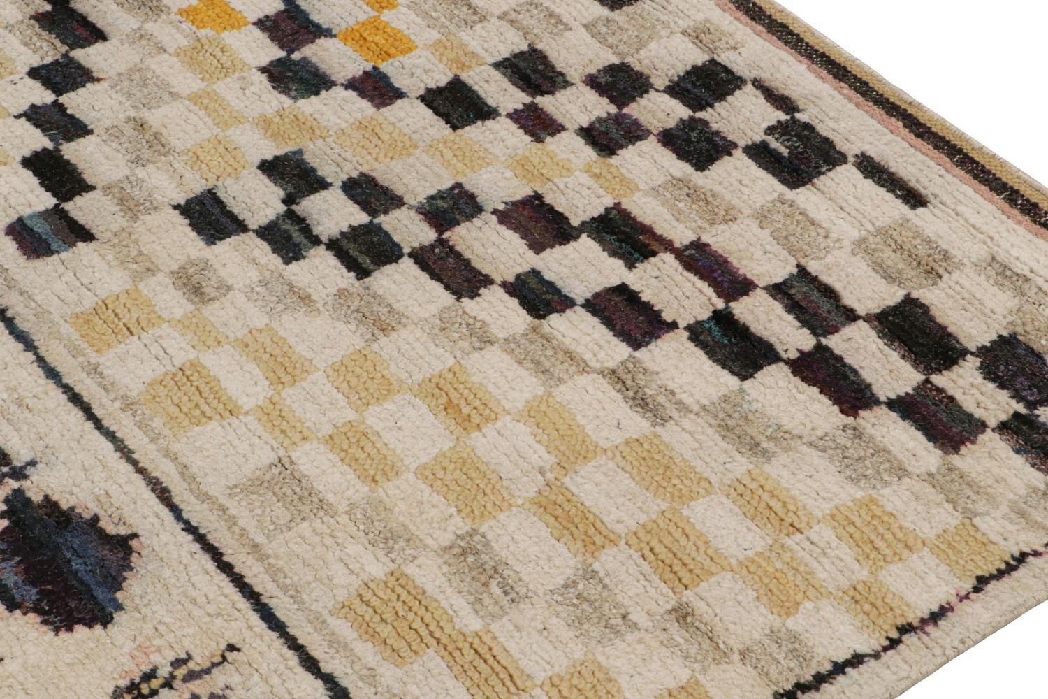 Beige Moroccan Rug with Geometric Patterns