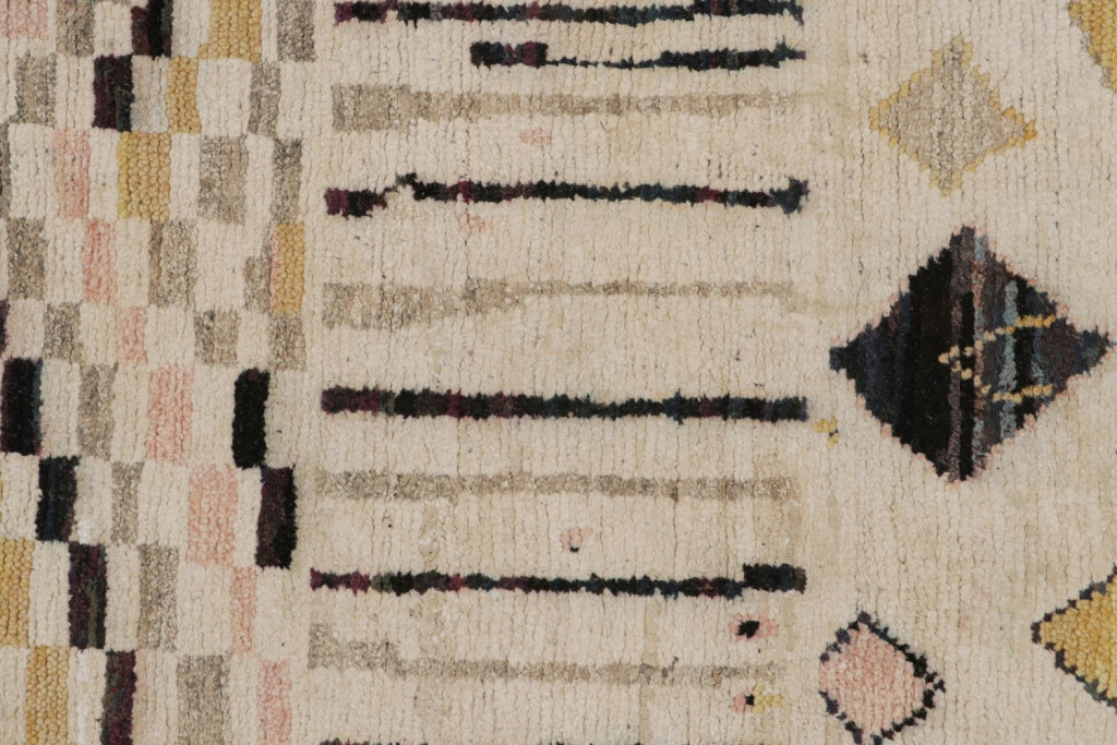 Beige Moroccan Rug with Geometric Patterns
