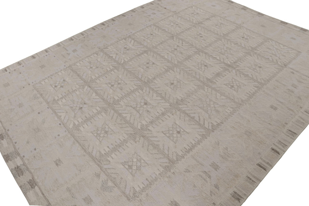 White Geometric Scandinavian Kilim RUg