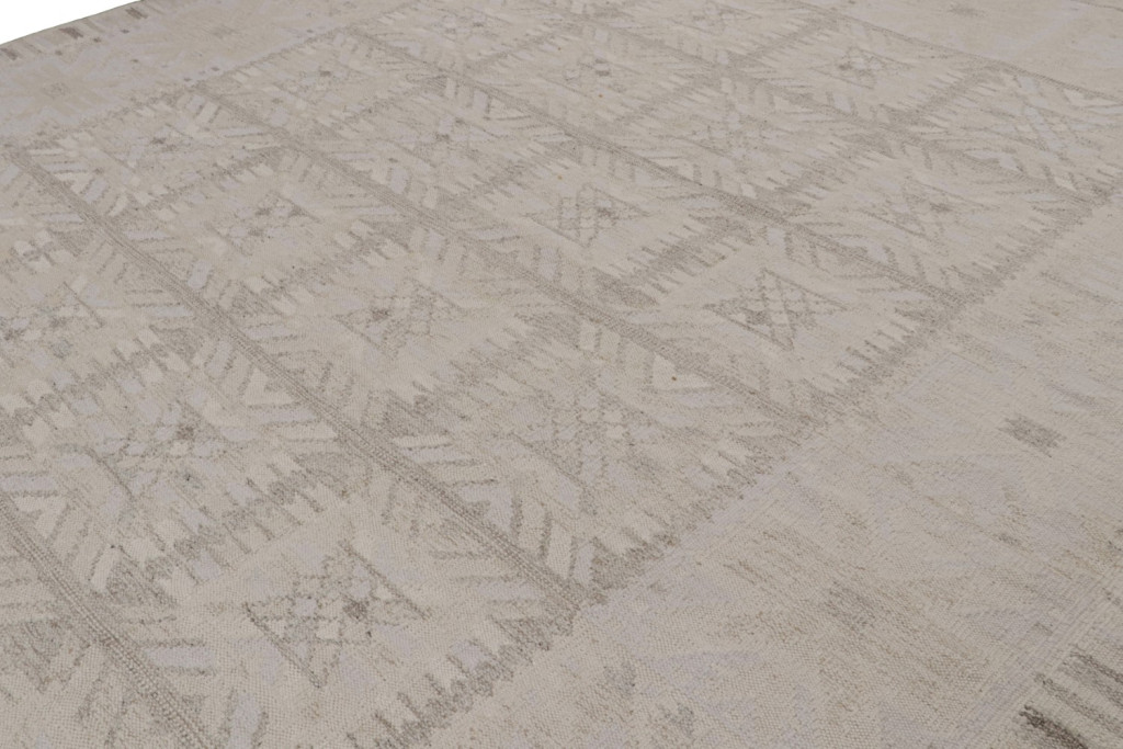 White Geometric Scandinavian Kilim RUg