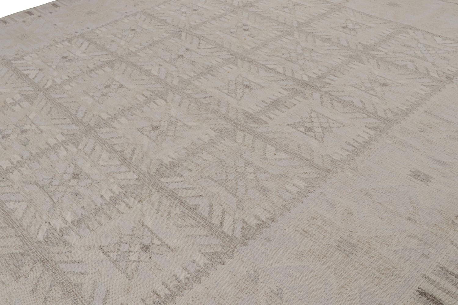 White Geometric Scandinavian Kilim RUg