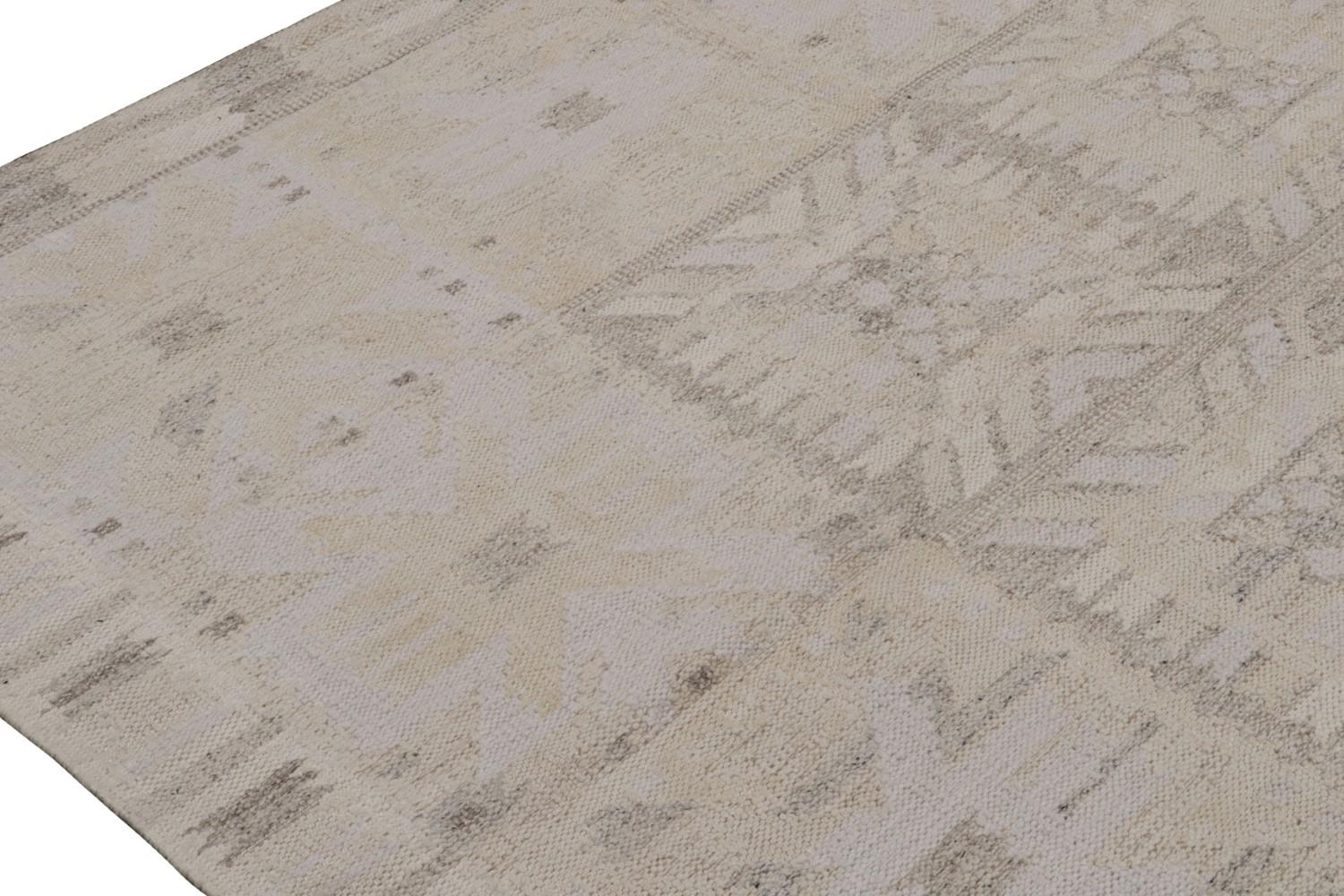 White Geometric Scandinavian Kilim RUg