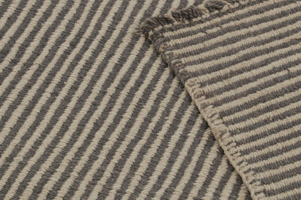 Rug & Kilim’s Contemporary Kilim in Beige and Gray