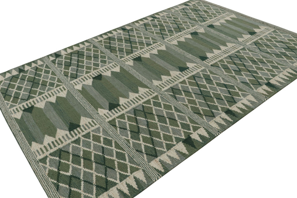 Scandinavian Kilim Rug in Green